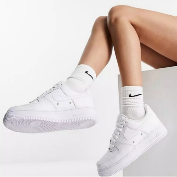 WOMEN'S NIKE AIR FORCE 1 😍😍 - Picture 3 of 8
